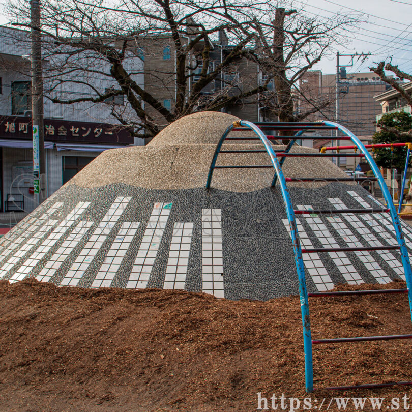千住旭公園 すべり台① 東京都足立区 2024