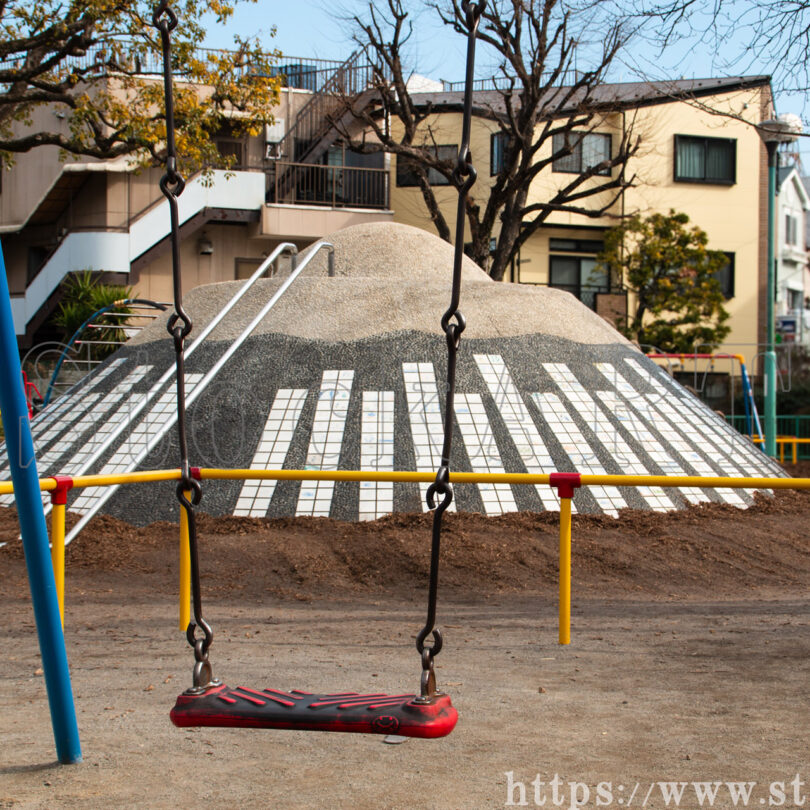 千住旭公園 ブランコ 東京都足立区 2024