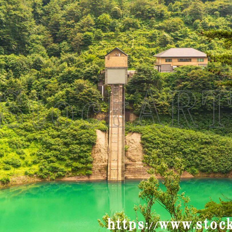 奥四万湖 インクライン正面